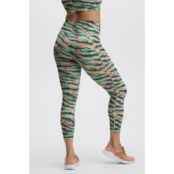 Define PowerHold High-Waisted 7/8 Yoga Legging Tiger Camo