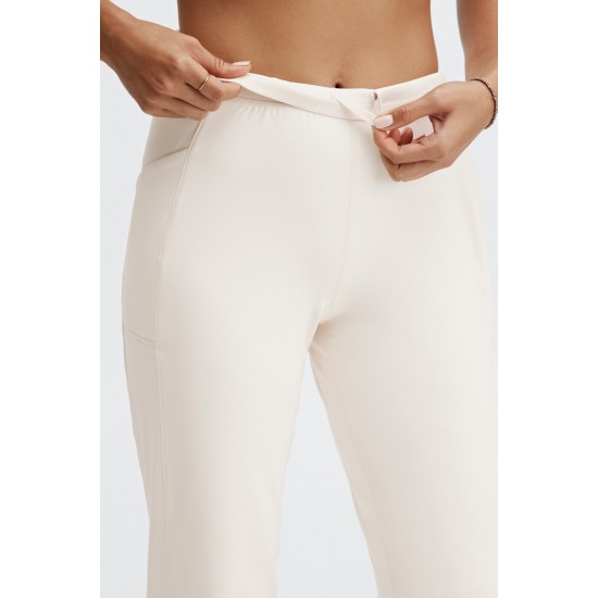 ThermaFlex High-Waisted Pocket Yoga Jogger Oats