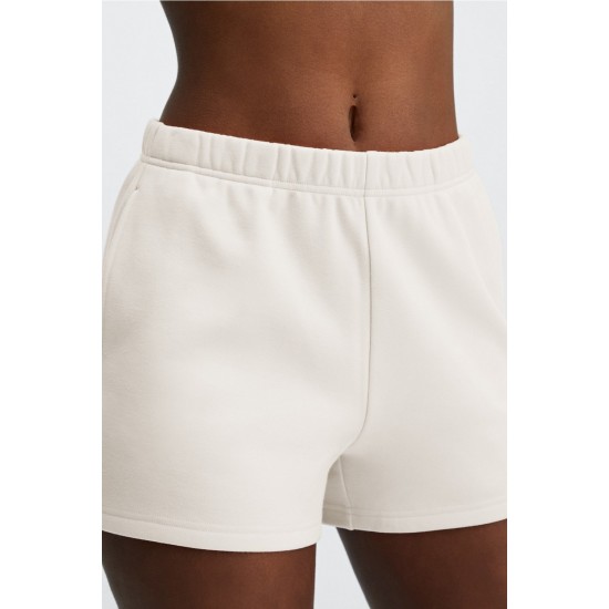 Go-To Slim SweatYoga Short Oats Go-To Slim SweatYoga Short Oats